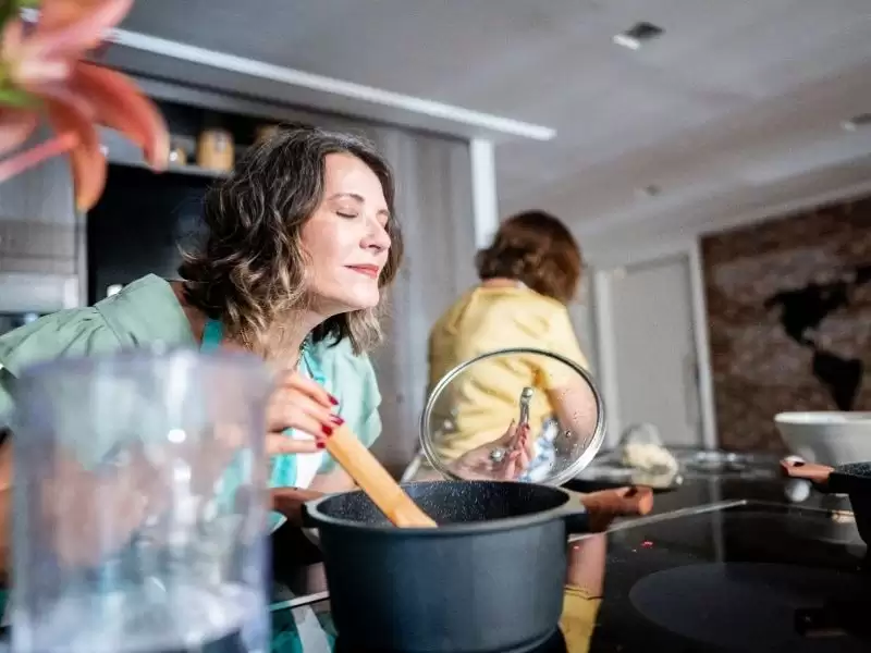 tup-mide-ameliyati-sonrasi-degisen-tat-ve-koku-duyusu